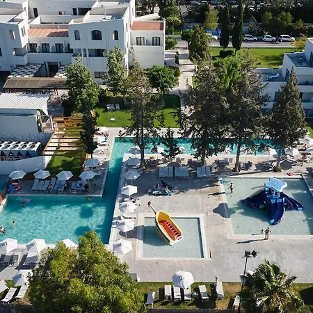 Szálloda Blue Sea Village 4*